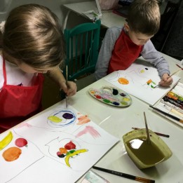 Идет набор детей 5 - 10 лет на уроки по живописи в Санкт-Петербурге.